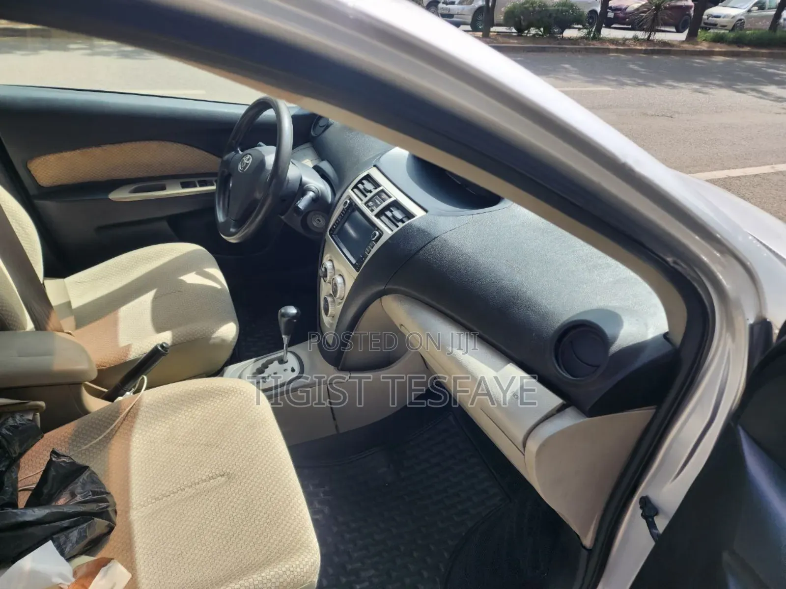 Toyota Yaris 2010 Silver