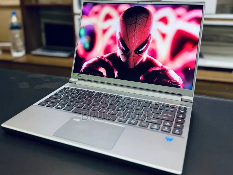 New Laptop Acer Predator Helios Neo 16 16GB Intel Core i7 SSD 1T
