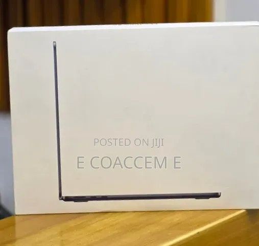 New Laptop Apple MacBook 16GB Apple M5 SSD 512GB