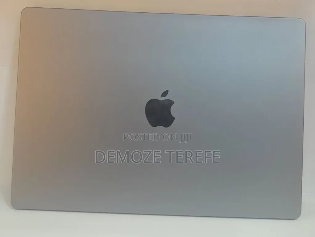 New Laptop Apple MacBook Pro M1 16GB Apple M1 Pro SSD 512GB