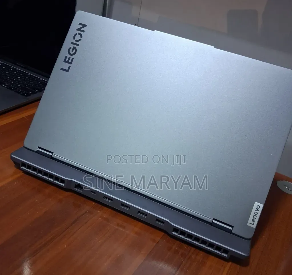 New Laptop Lenovo Legion 7 16GB AMD Ryzen 7 SSD 512GB