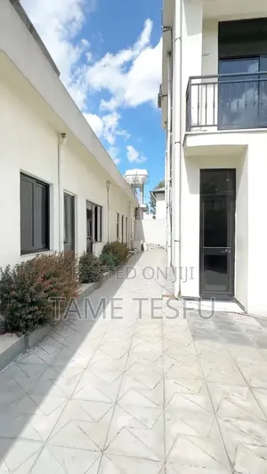 Furnished 10bdrm House in ሀያት500ካሬ, Bole for sale