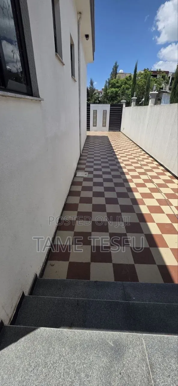 Furnished 4bdrm Villa in ሰሚት72, Bole for sale