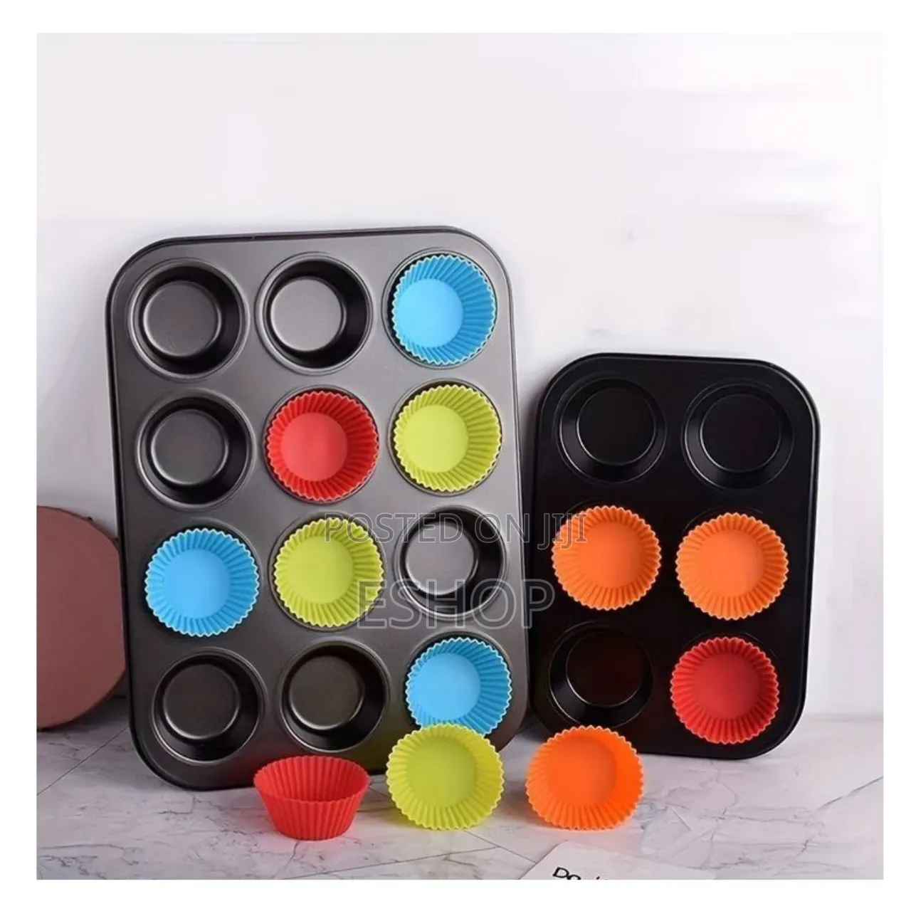 Sturdy 12-Cup Cupcake Tin With 12 Non-Slip Silicone Baking Cups