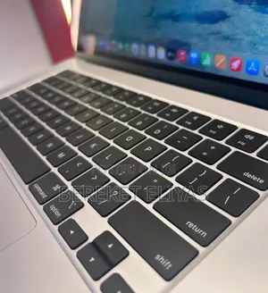 New Laptop Apple MacBook Air 2025 M4 15-inch 24GB Apple M4 SSD 512GB