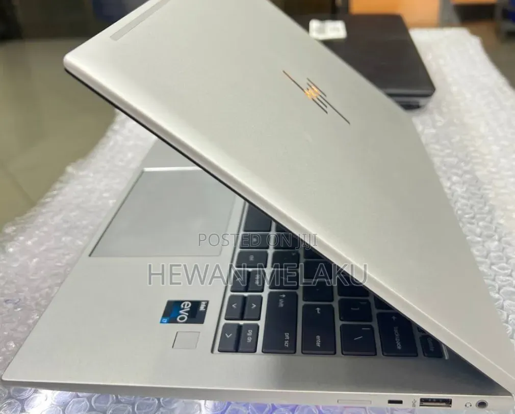 New Laptop HP EliteBook 840 G9 16GB Intel Core i7 SSD 512GB