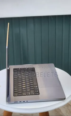 New Laptop Apple MacBook Pro M1 16GB Apple M1 Pro SSD 512GB