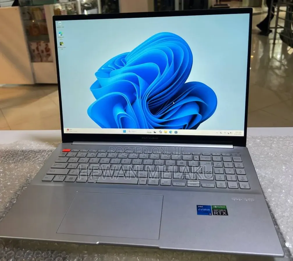 New Laptop Asus VivoBook 15 X505BA 16GB Intel Core i5 SSD 512GB