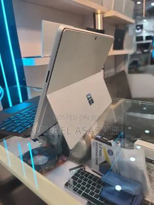 New Laptop Microsoft Surface Pro 9 16GB Intel Core i7 SSD 512GB