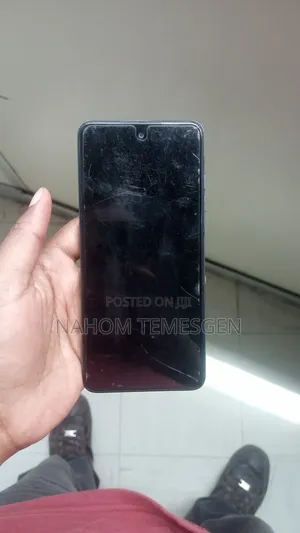 Tecno Spark 20 256 GB Silver