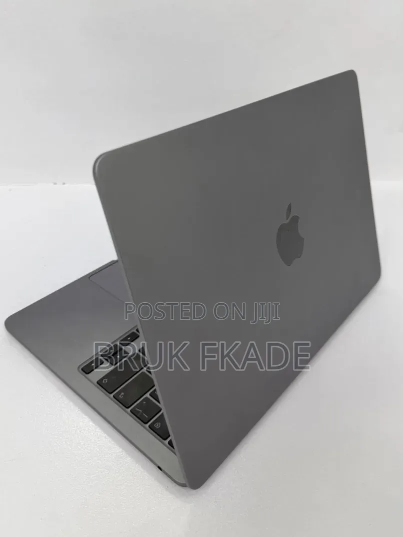 New Laptop Apple MacBook Air 2022 M2 8GB Apple M2 SSD 256GB
