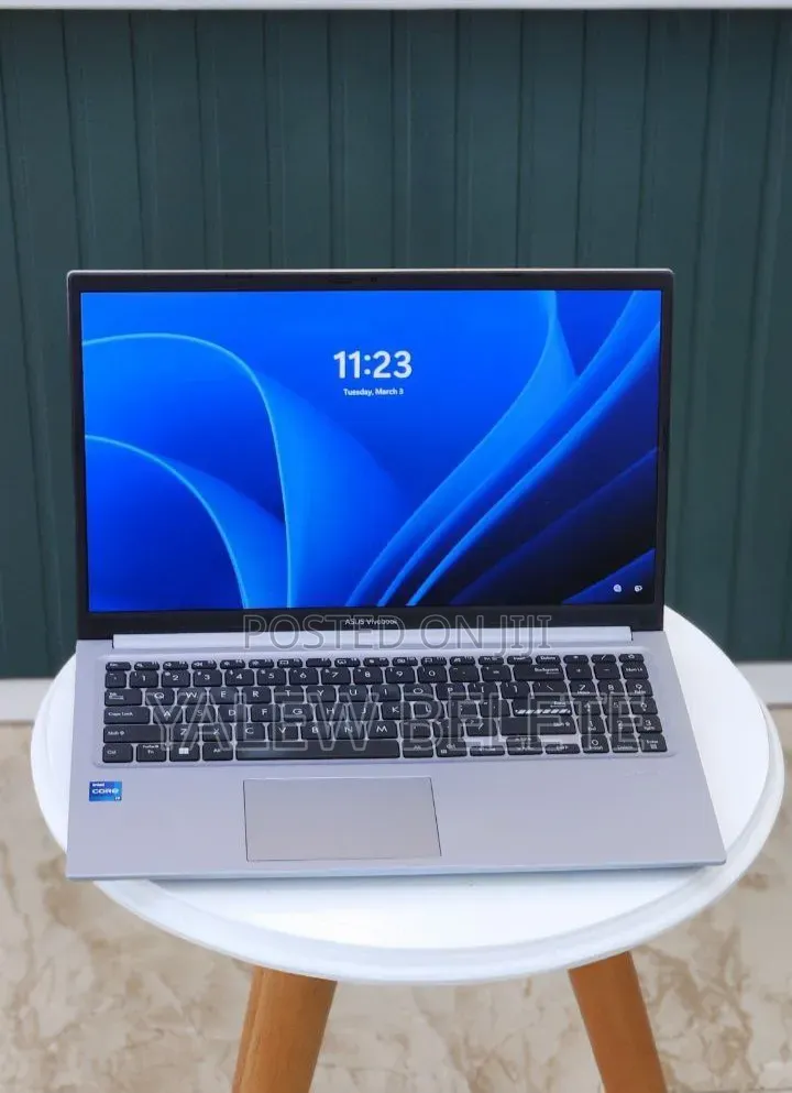 New Laptop Asus VivoBook 15 X505BA 16GB Intel Core i7 SSD 512GB