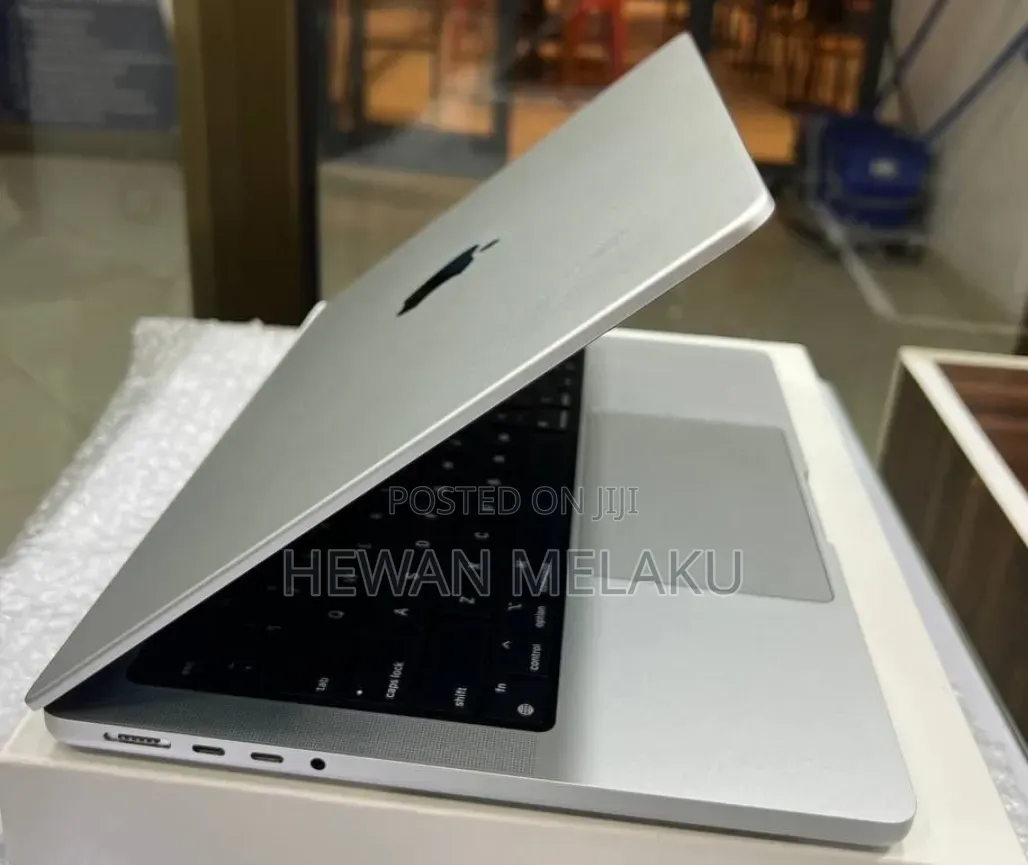 New Laptop Apple MacBook Pro M1 16GB Apple M1 SSD 512GB