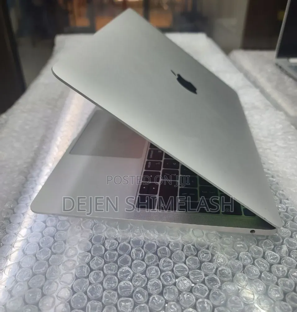New Laptop Apple MacBook Air 2018 8GB Intel Core i5 SSD 128GB