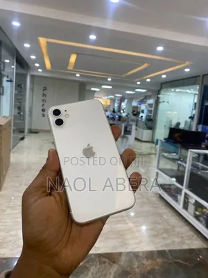 New Apple iPhone 11 64 GB White
