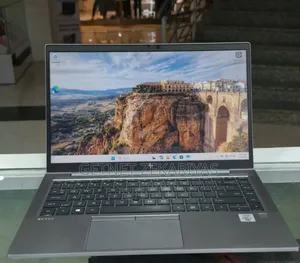 New Laptop HP ZBook Firefly 14 G7 16GB Intel Core i7 SSD 512GB