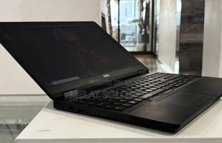 Laptop Dell Latitude 5590 16GB Intel Core i7 SSD 512GB