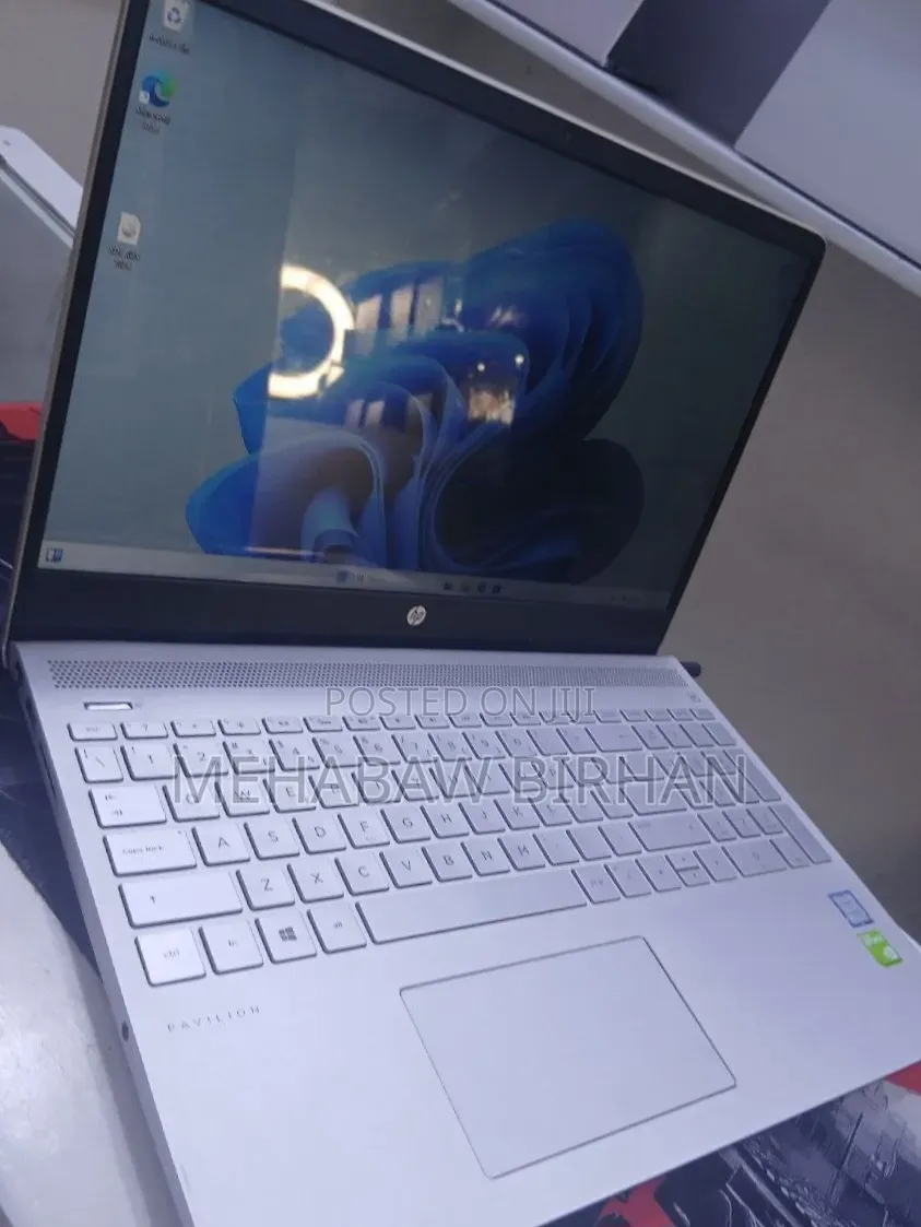 New Laptop HP Pavilion 15 2GB Intel Core i5 SSD 512GB