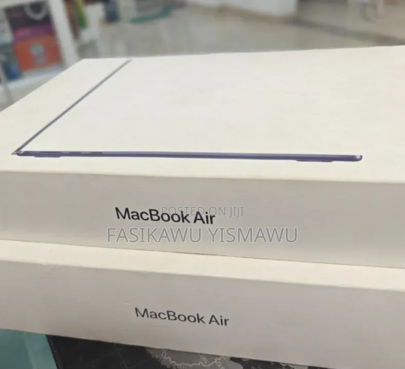 New Laptop Apple MacBook Air 2024 M3 15-inch 16GB Apple M4 SSD 512GB