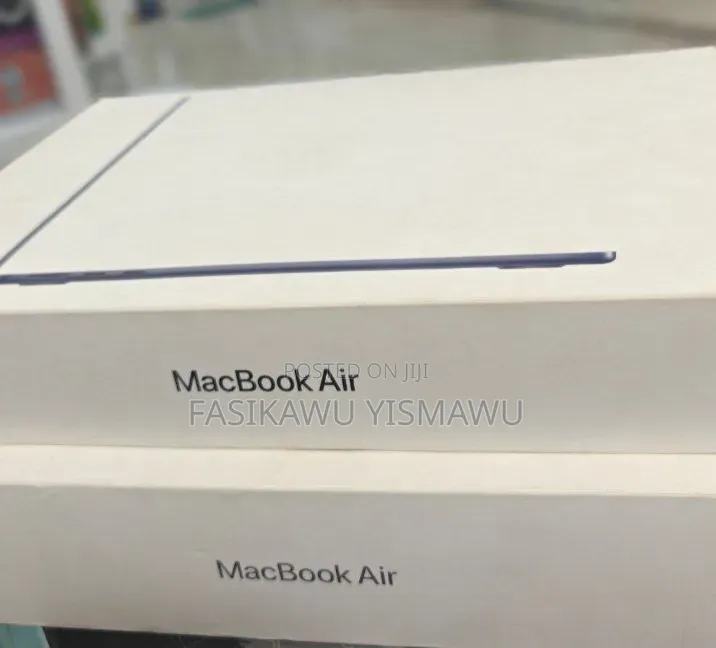 New Laptop Apple MacBook Air 2024 M3 15-inch 16GB Apple M4 SSD 512GB