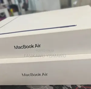 New Laptop Apple MacBook Air 2024 M3 15-inch 16GB Apple M4 SSD 512GB