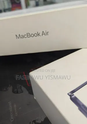 New Laptop Apple MacBook Air 2024 M3 15-inch 16GB Apple M4 SSD 512GB
