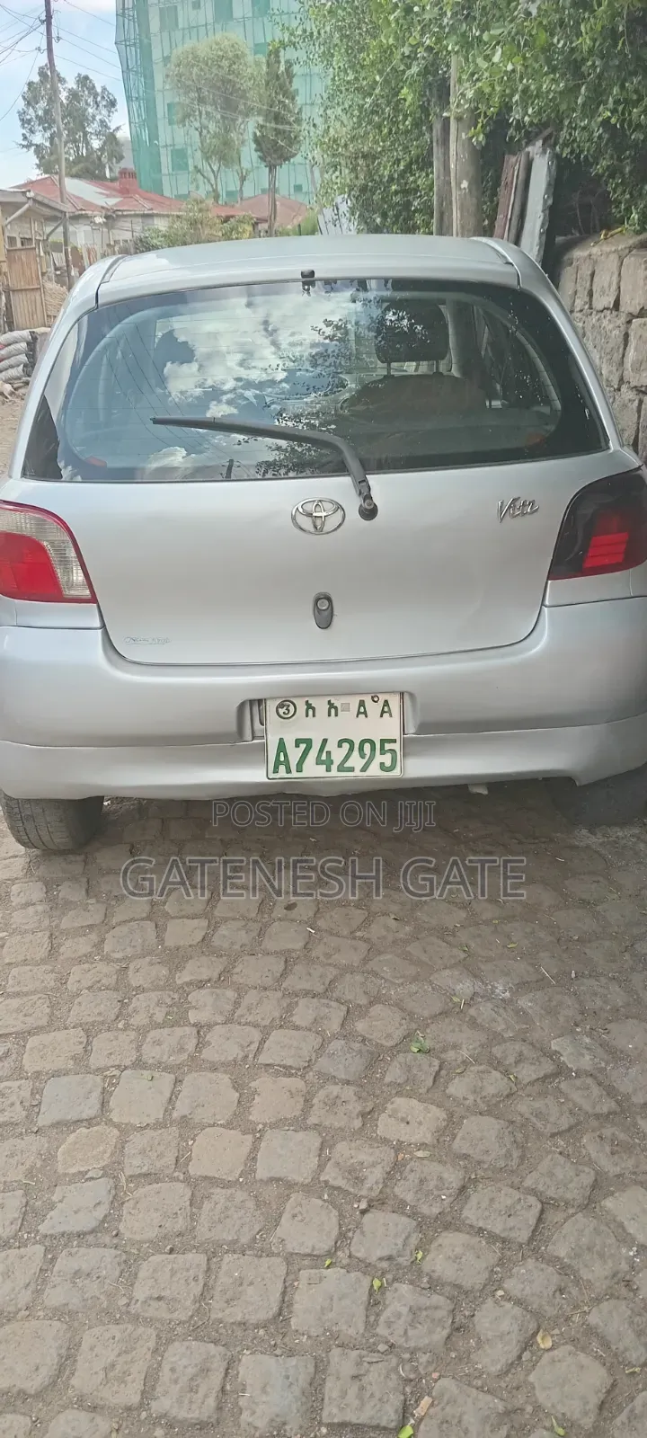 Toyota Vitz 2000 Silver
