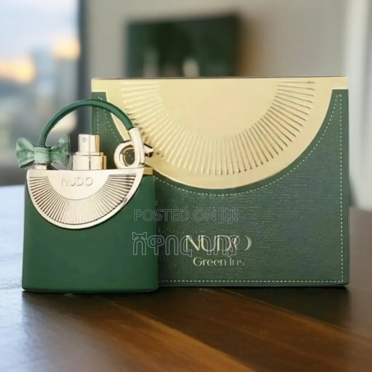 Nudo Green Iris – Your Refreshing Travel Essential in a Bottle