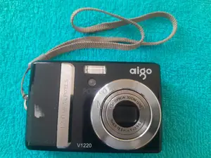 Aigo V1220 Camera