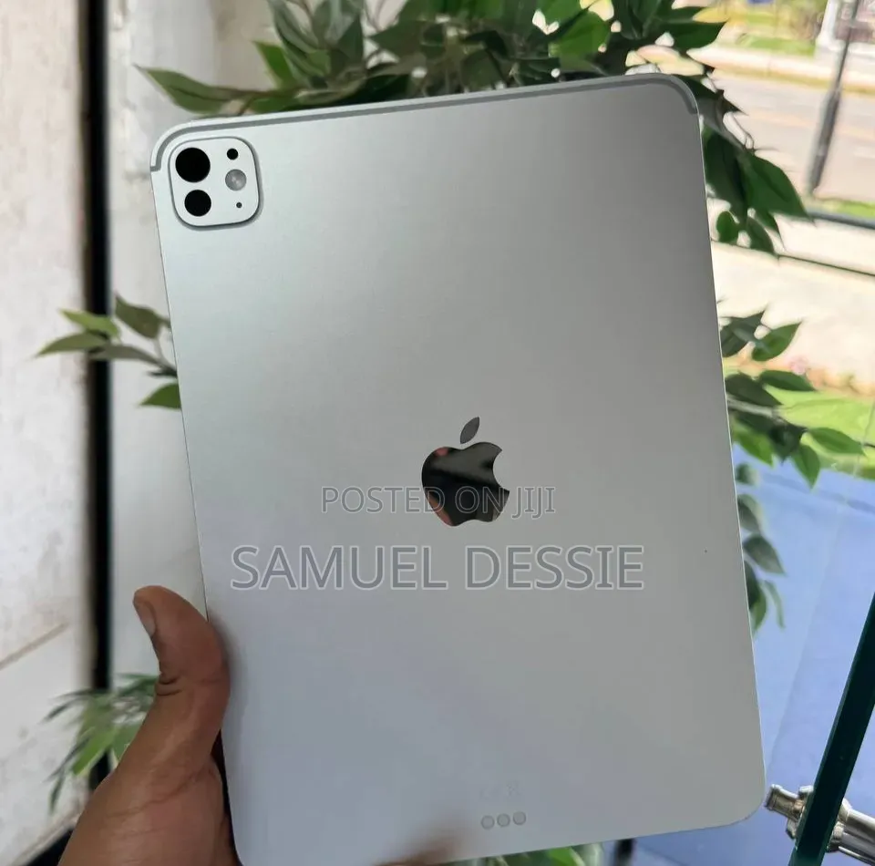 New Apple iPad Pro 11 (2025) 256 GB