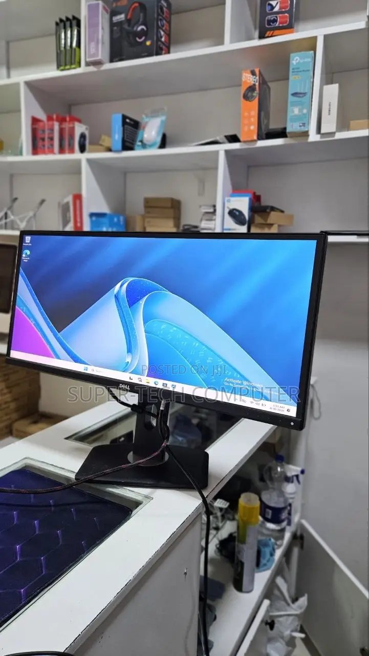 Dell 29 Inch Screen Two K Screen Resolution Frameless Monitor