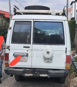 Toyota Land Cruiser 2003 White