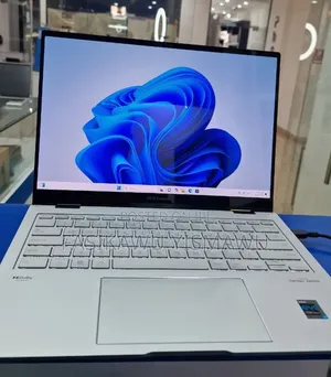 New Laptop Asus ZenBook 13 UX331UN 16GB Intel Core i7 SSD 512GB