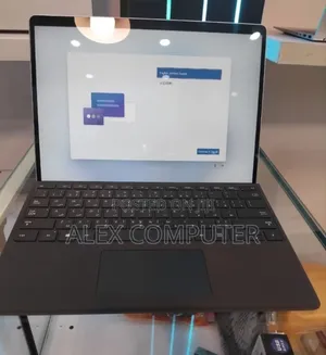 New Laptop Microsoft Surface Pro 9 16GB Intel Core i7 SSD 512GB