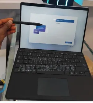 New Laptop Microsoft Surface Pro 9 16GB Intel Core i7 SSD 512GB