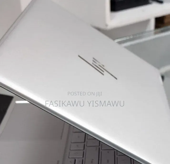 New Laptop HP Envy X360 8GB Intel Core i5 SSD 512GB