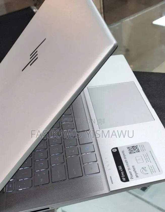 New Laptop HP Envy X360 8GB Intel Core i5 SSD 512GB