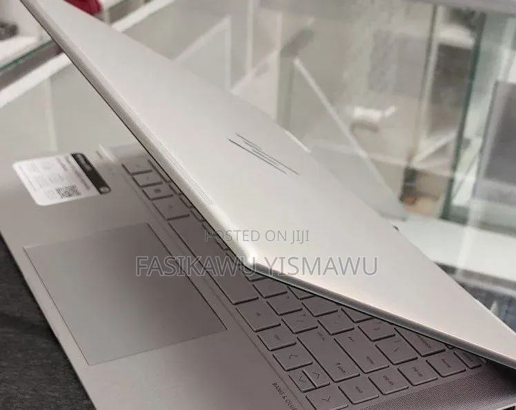 New Laptop HP Envy X360 8GB Intel Core i5 SSD 512GB