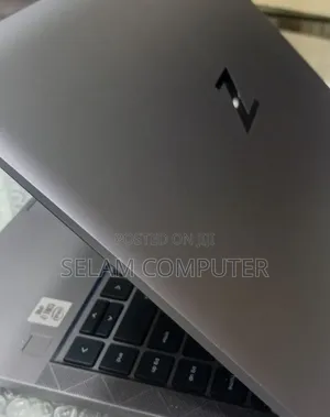 New Laptop HP ZBook Firefly G8 16GB Intel Core i7 SSD 512GB