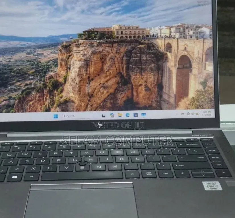 New Laptop HP ZBook 17 16GB Intel Core i7 SSD 512GB