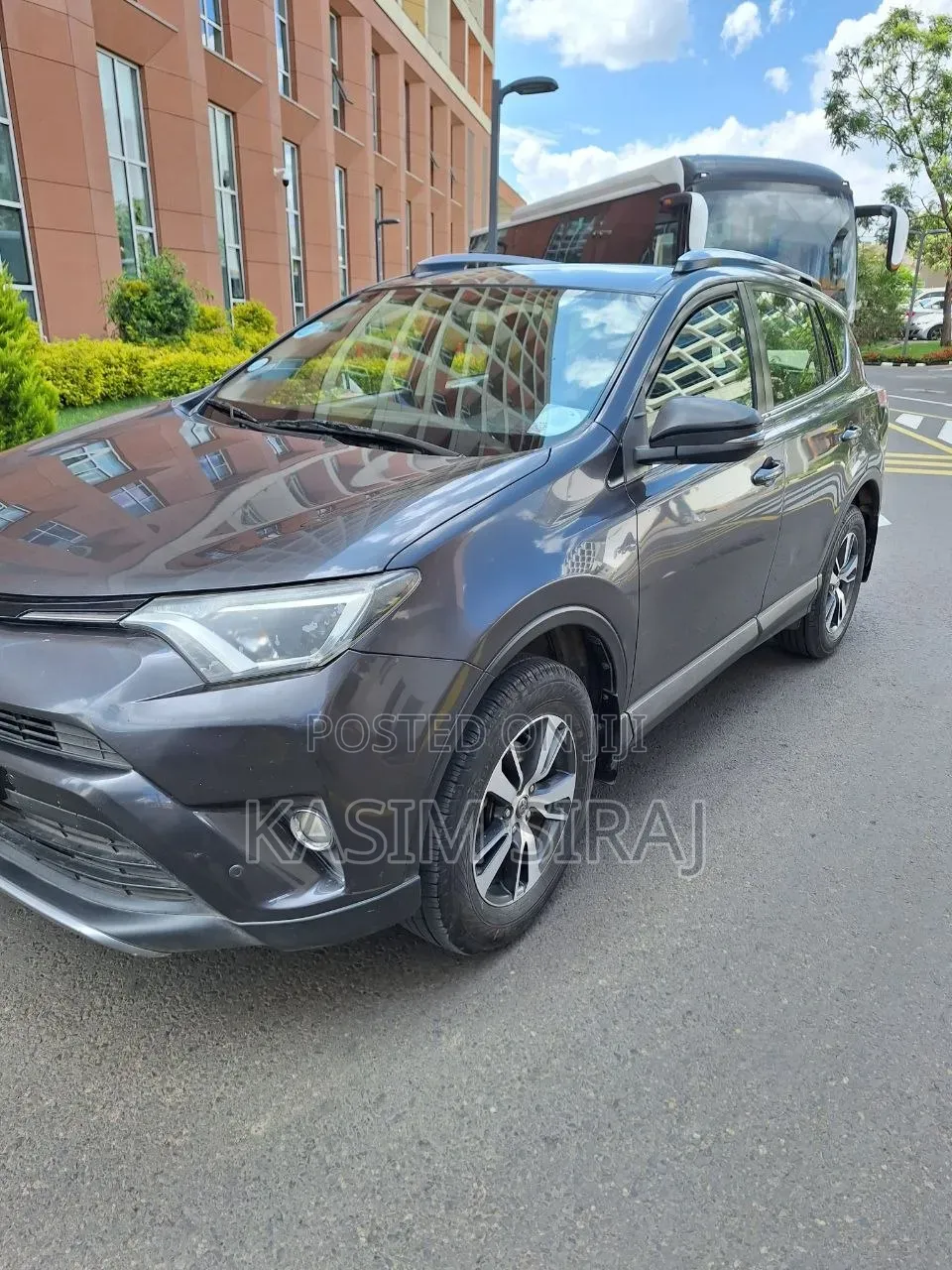 Toyota RAV4 LE AWD (2.5L 4cyl 6A) 2017 Gray
