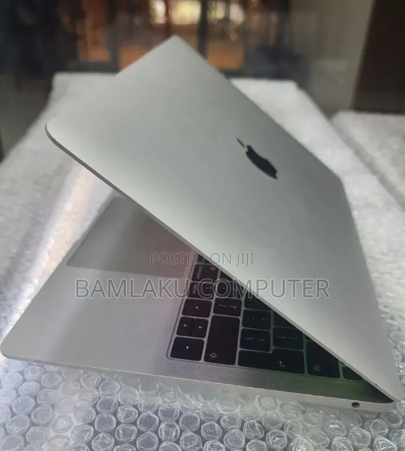 New Laptop Apple MacBook Air 2018 8GB Intel Core i5 SSD 128GB