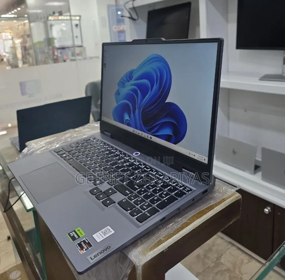 New Laptop Lenovo LOQ 15ARP9 16GB AMD Ryzen 5 SSD 512GB