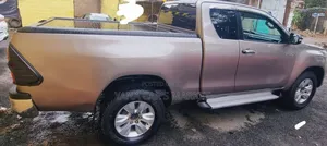 Toyota Hilux 2019 Silver
