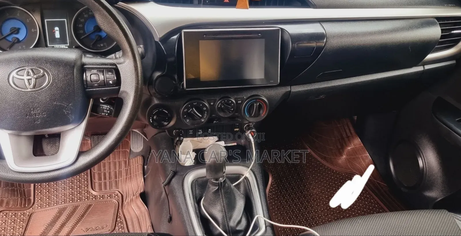 Toyota Hilux 2019 Silver