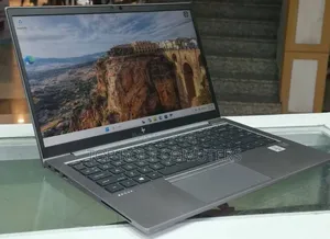 New Laptop HP ZBook Firefly 14 G7 16GB Intel Core i7 SSD 512GB