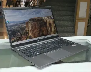 New Laptop HP ZBook Firefly 14 G7 16GB Intel Core i7 SSD 512GB