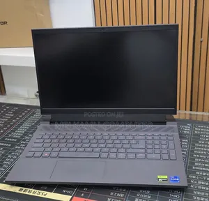 New Laptop Dell G15 5535 16GB Intel Core i7 SSD 1T
