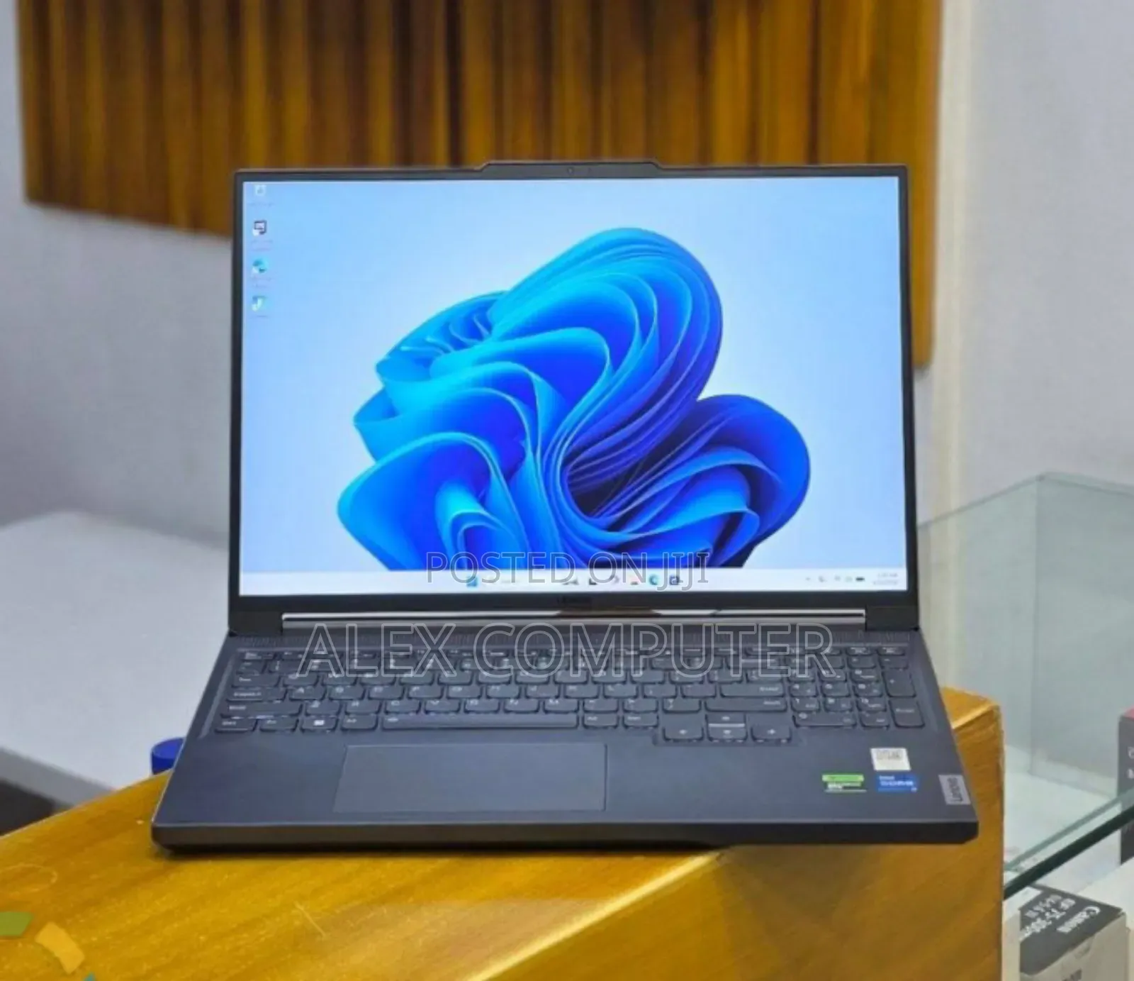 New Laptop Lenovo 16GB Intel Core i7 SSD 1T