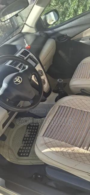 Toyota Yaris 1.3 2006 Gold